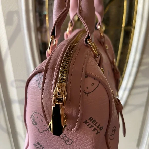 Brand new light pink Hello Kitty handbag - Picture 6 of 9